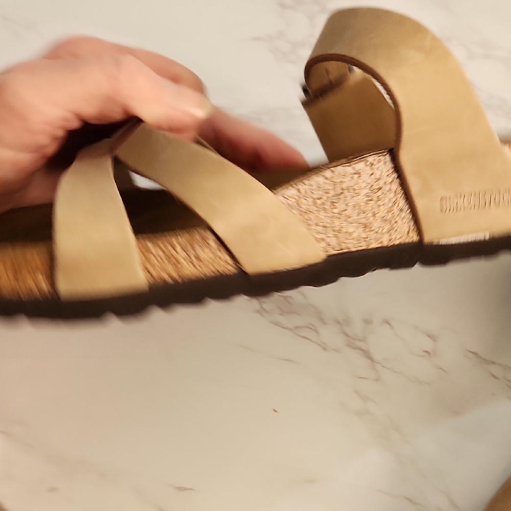 Birkenstock Tan Sandals with Adjustable Straps Like New - Picture 11 of 12